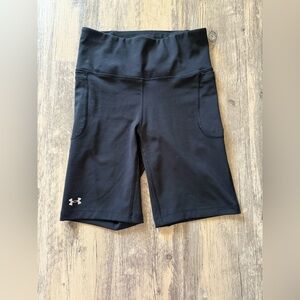 Like new! Women’s Under Armour Biker Shorts- Small